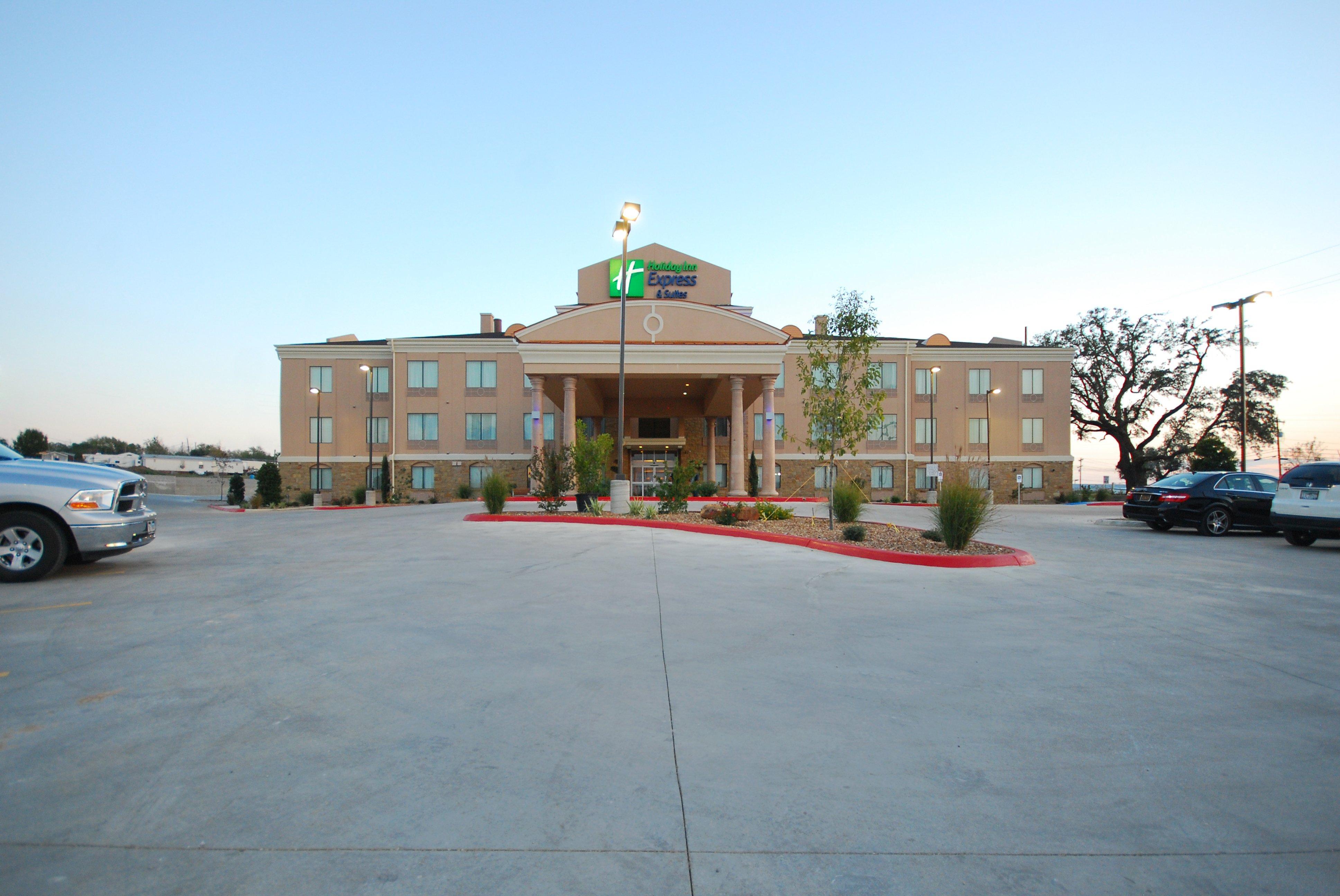 Holiday Inn Express & Suites Gonzales By Ihg Exterior foto